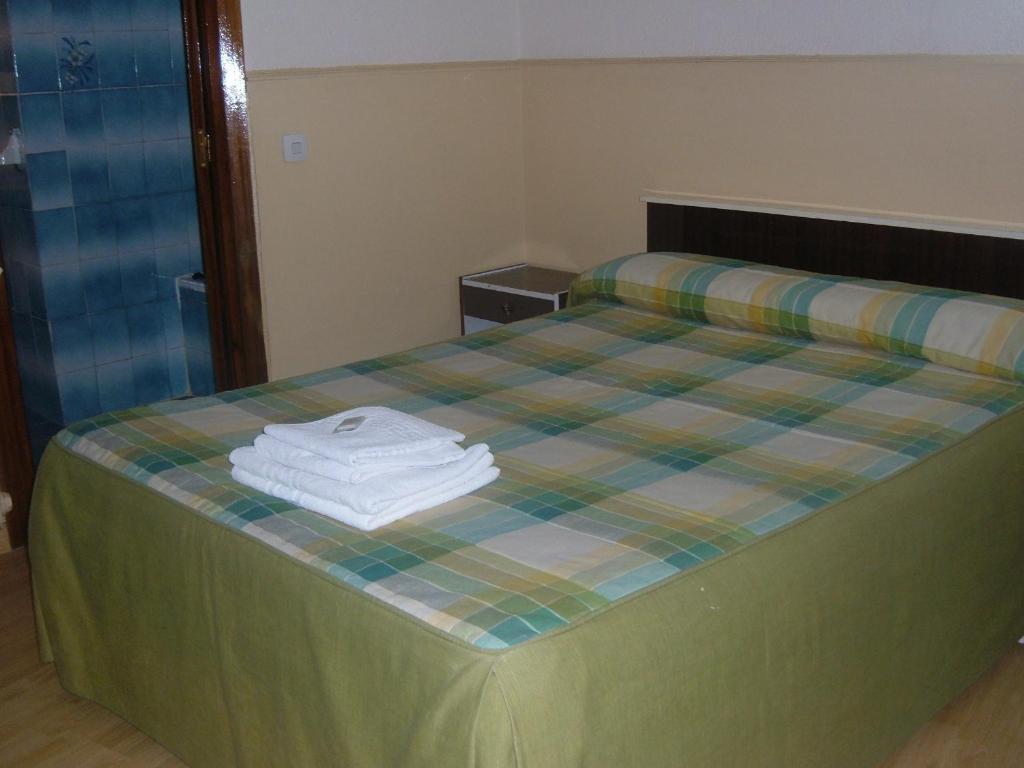 Hostal Olga Madrid Habitación foto