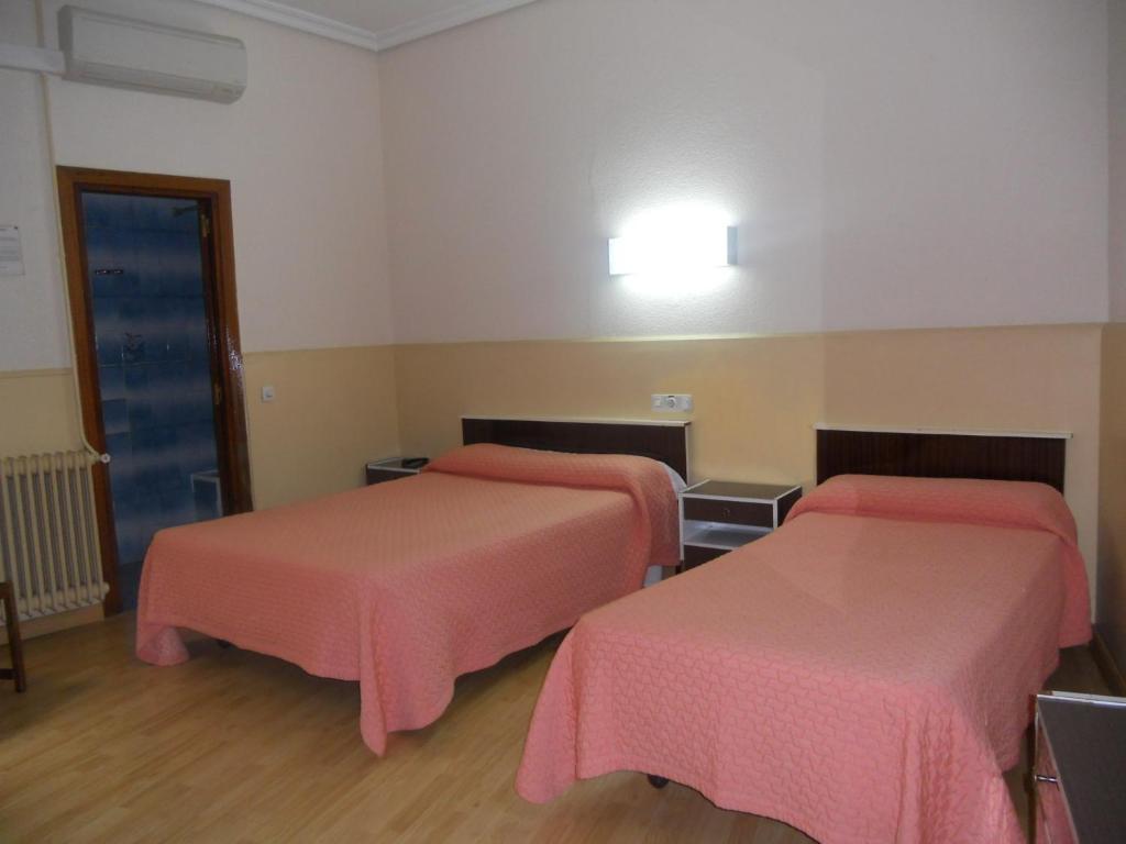 Hostal Olga Madrid Habitación foto