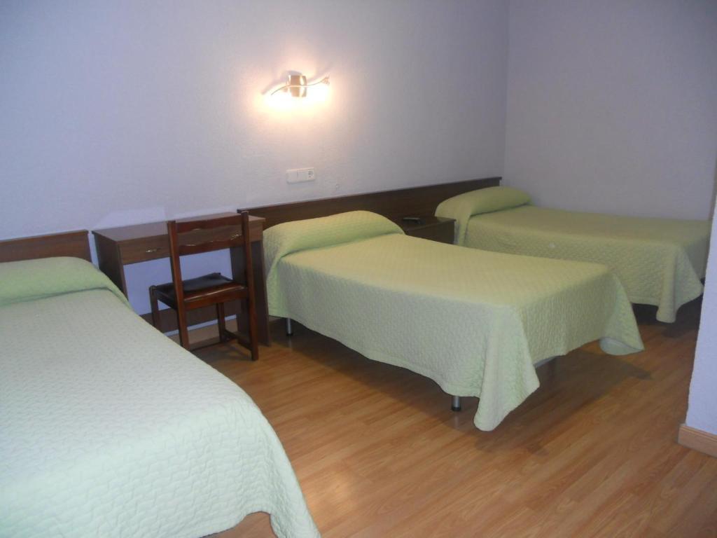 Hostal Olga Madrid Habitación foto