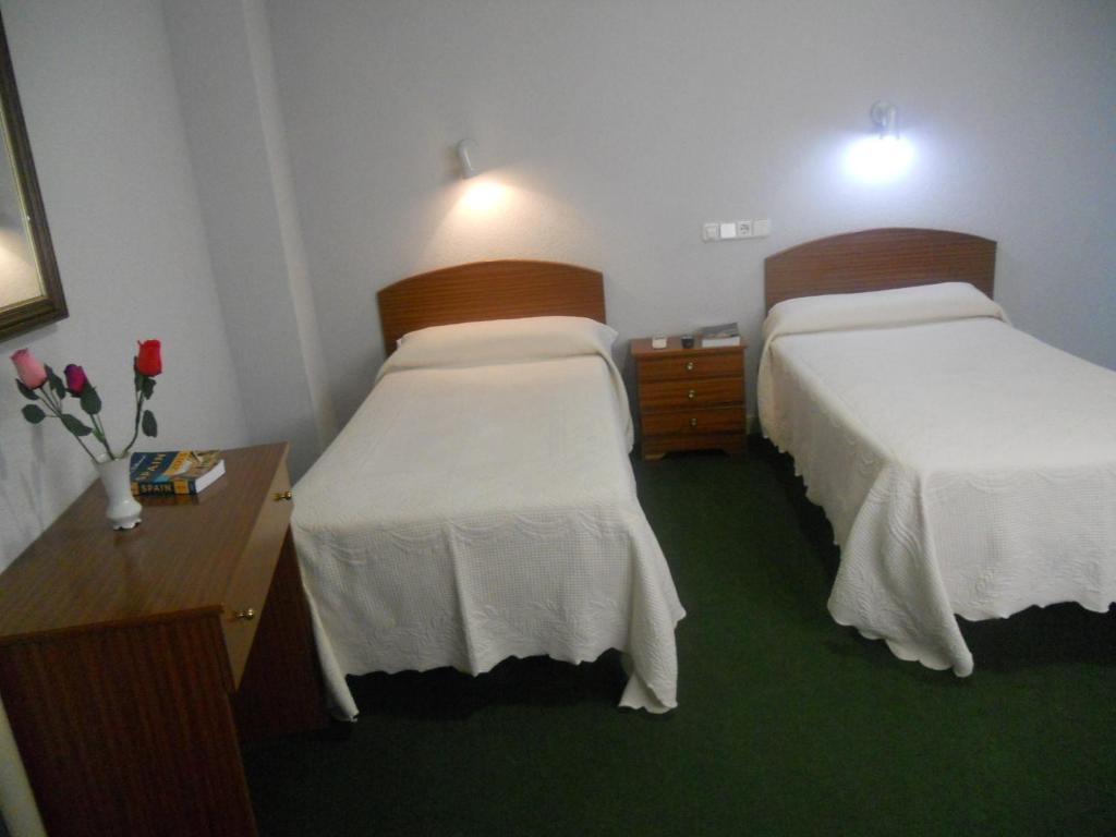 Hostal Olga Madrid Habitación foto