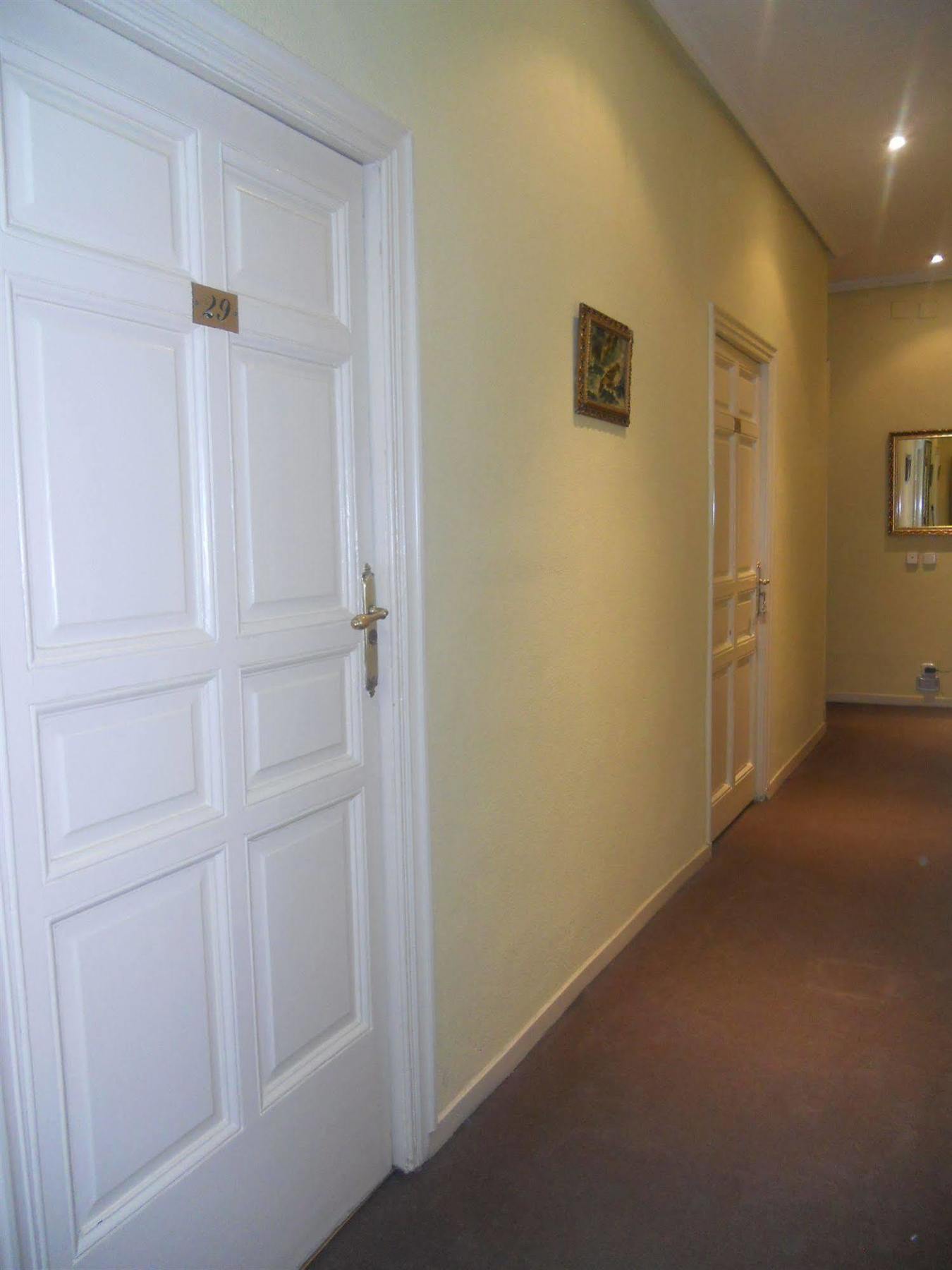 Hostal Olga Madrid Exterior foto